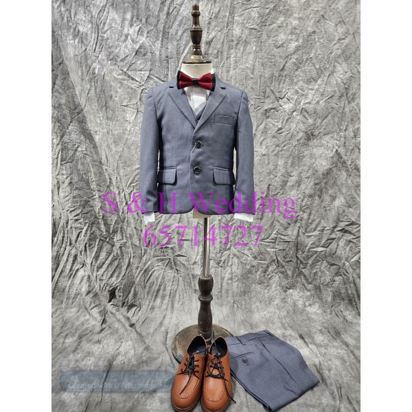 灰色小童西裝禮服五件裝. 100-140尺碼 (全新購買價) KB061 灰色小童西裝禮服五件裝. 100-140尺碼 (全新購買價) KB061